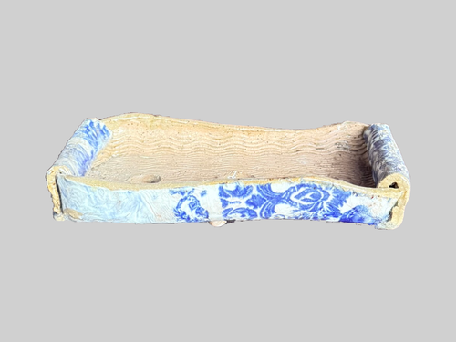 Blue and White Scroll-Edge Rectangular Pot — exterior
