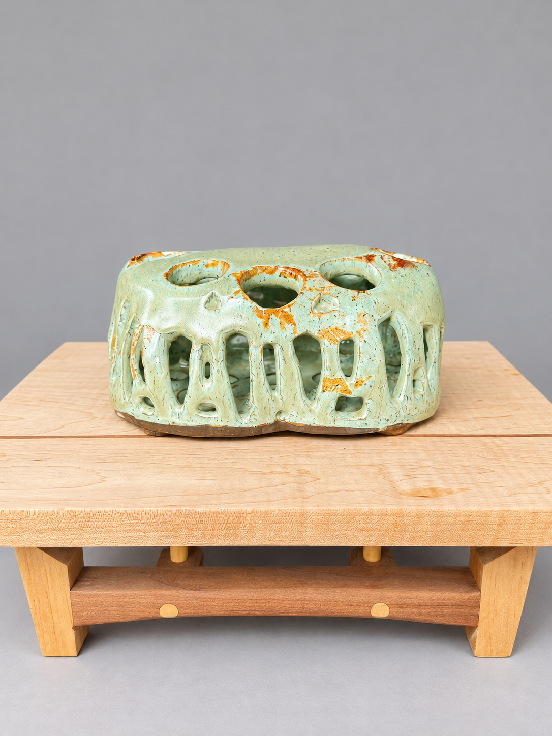 Celadon and oxide openwork Propagation Stand — front view without tubes