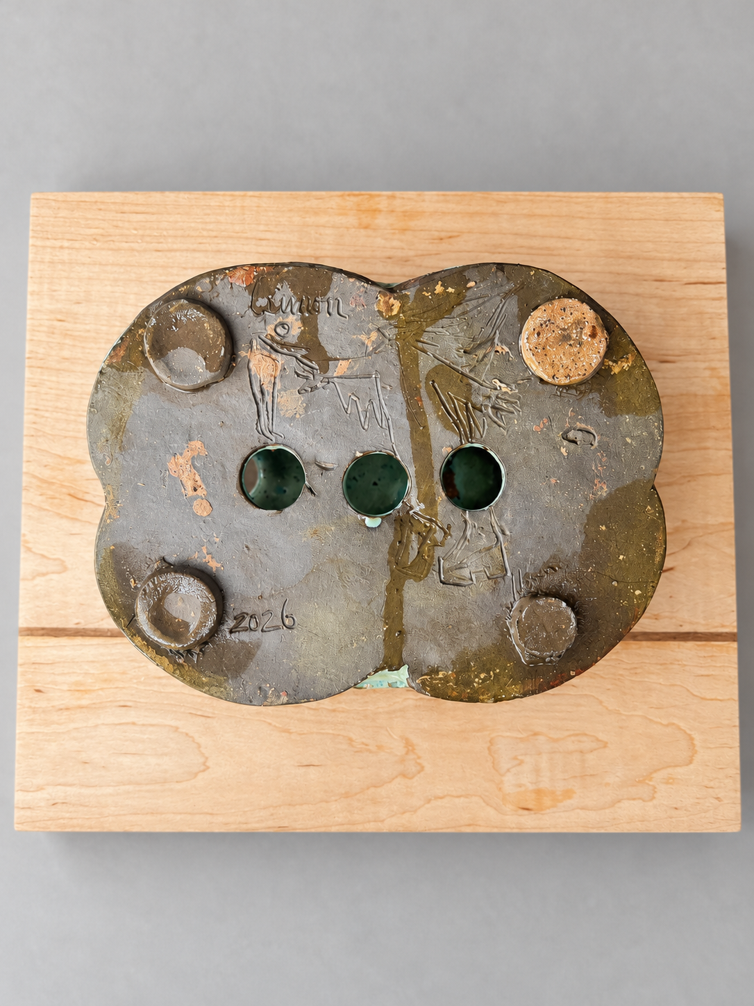 Celadon and oxide openwork Propagation Stand — underside with maker marks