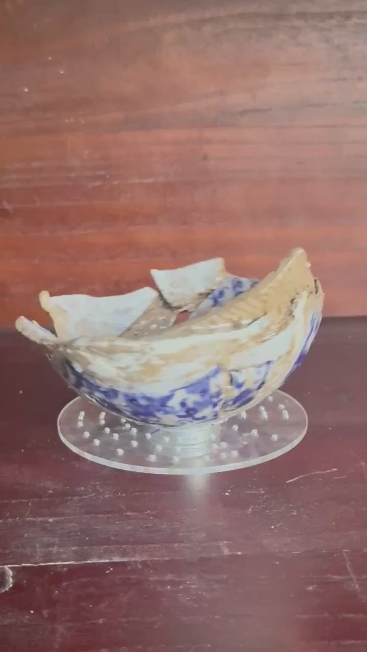 Clayfoot blue white folded — rotating product view